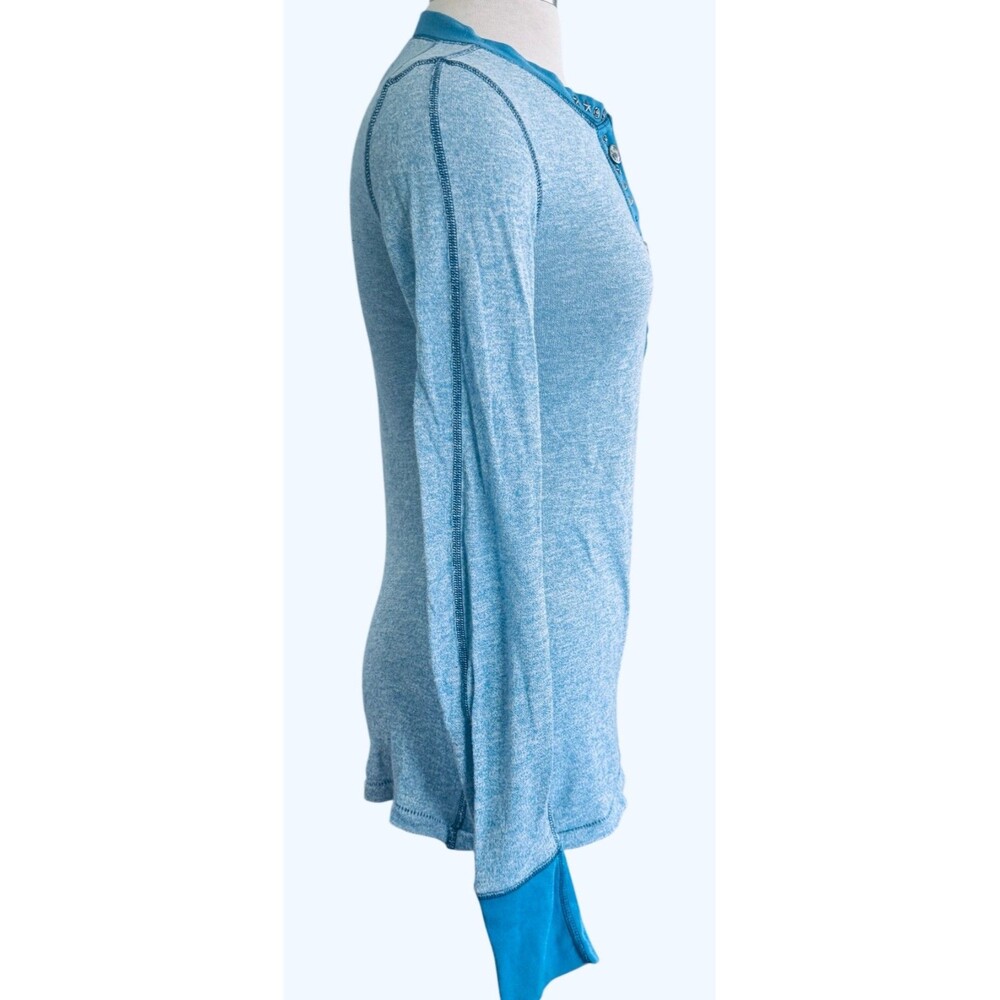 Free People Women Medium Blue Scoop Neck Embellish Buttons Long Sleeve Tee - Picture 6 of 7
